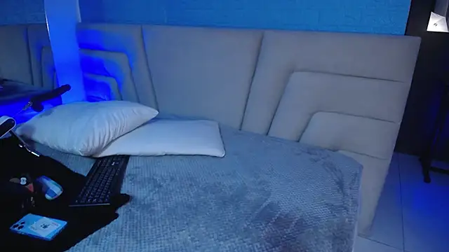 Miss Loise online show from October 11, 2025, 4:02 am