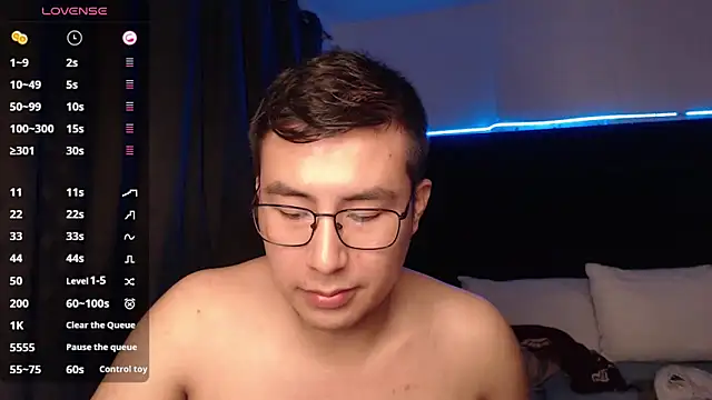 andrewmhilton  online show from October 23, 2025, 6:12 am