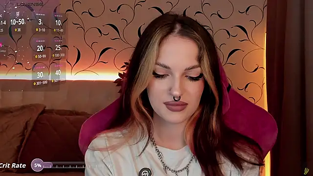 BratzieDarsie online show from October 10, 2025, 9:32 am