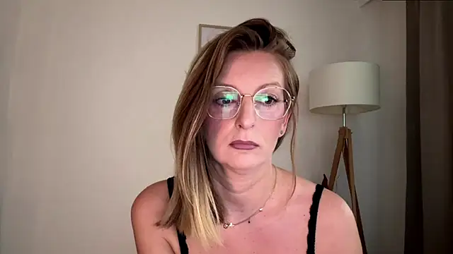 HornyJudith online show from December 17, 2025, 7:13 am