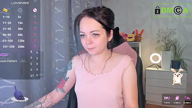 AnnyHoney  online show from October 8, 2025, 9:00 am