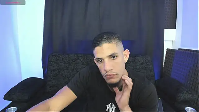 Snapshot of jhonnysnow17 chatting on May 15, 2026, 8:45 am jhonnysnow17 online show from May 15, 2026, 8:45 am