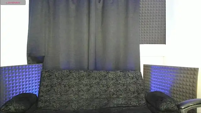 Snapshot of jhonnysnow17 chatting on June 5, 2026, 5:34 am jhonnysnow17 online show from June 5, 2026, 5:34 am