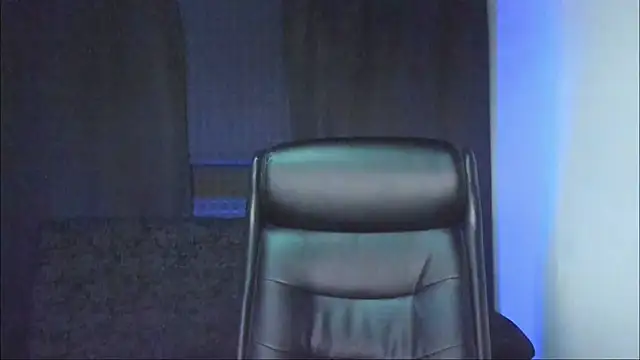 jhonnysnow17 online show from November 13, 2025, 4:22 pm