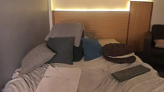 megan dreamsss online show from March 21, 2026, 8:19 am