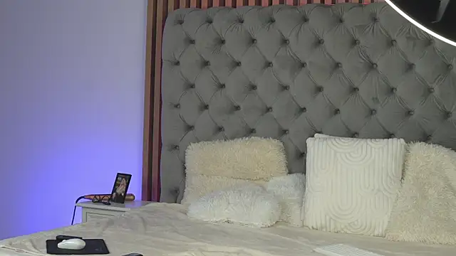 TiffanyMaze online show from April 29, 2026, 4:05 am