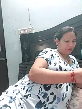 Poojabhabi101 online show from May 7, 2026, 5:11 am