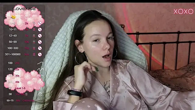 lil luna x online show from January 20, 2025, 2:03 pm