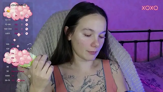 lil luna x online show from October 25, 2025, 5:35 pm