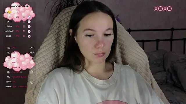 lil luna x online show from November 17, 2025, 2:43 pm