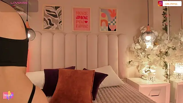 cute  cherry  online show from October 28, 2025, 8:52 pm