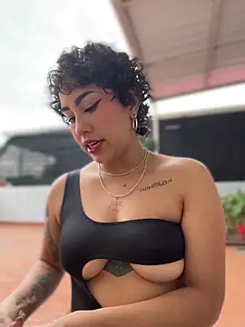 ZahaRoseee online show from February 28, 2026, 10:42 pm