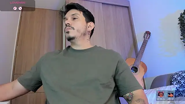 Snapshot of alejandro_stark chatting on June 8, 2026, 11:16 pm alejandro stark online show from June 8, 2026, 11:16 pm