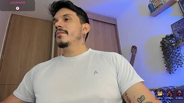 Snapshot of alejandro_stark chatting on August 3, 2026, 4:13 pm alejandro stark online show from August 3, 2026, 4:13 pm