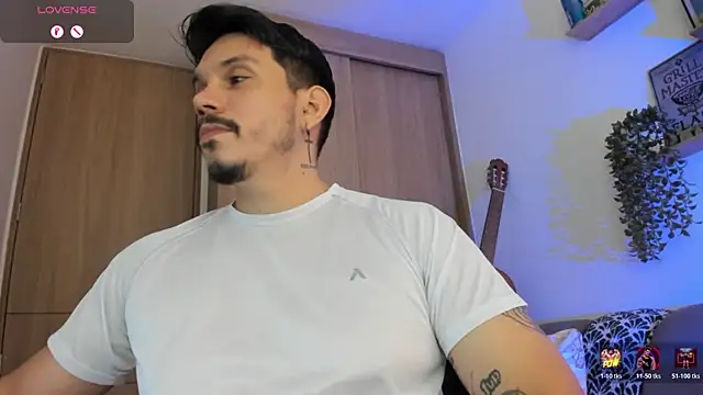 Snapshot of alejandro_stark chatting on August 4, 2026, 8:46 pm alejandro stark online show from August 4, 2026, 8:46 pm