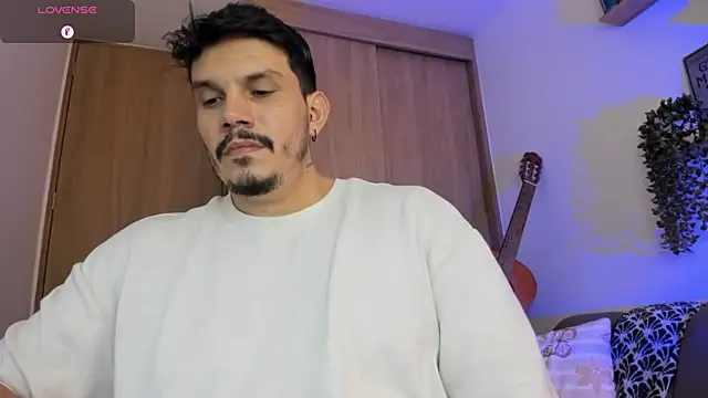 Snapshot of alejandro_stark chatting on July 30, 2026, 11:04 pm alejandro stark online show from July 30, 2026, 11:04 pm