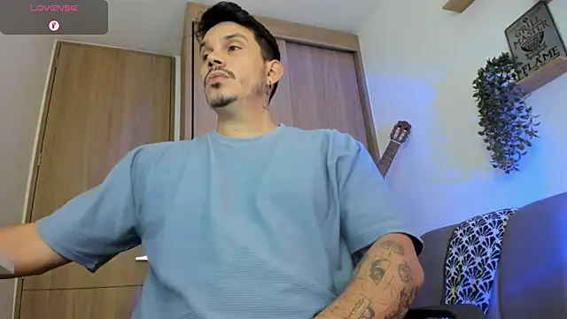 Snapshot of alejandro_stark chatting on May 22, 2026, 3:43 pm alejandro stark online show from May 22, 2026, 3:43 pm