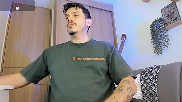 Snapshot of alejandro_stark chatting on June 30, 2026, 9:37 pm alejandro stark online show from June 30, 2026, 9:37 pm