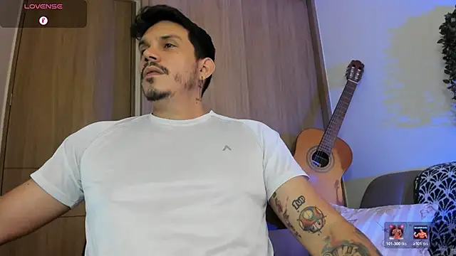 Snapshot of alejandro_stark chatting on June 7, 2026, 1:00 am alejandro stark online show from June 7, 2026, 1:00 am