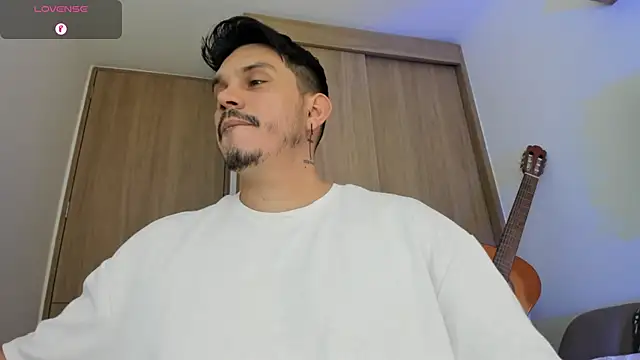 Snapshot of alejandro_stark chatting on June 13, 2026, 5:55 pm alejandro stark online show from June 13, 2026, 5:55 pm
