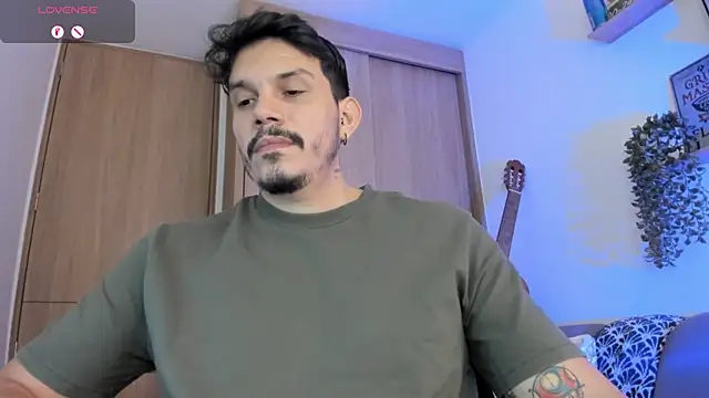 Snapshot of alejandro_stark chatting on August 6, 2026, 9:10 pm alejandro stark online show from August 6, 2026, 9:10 pm