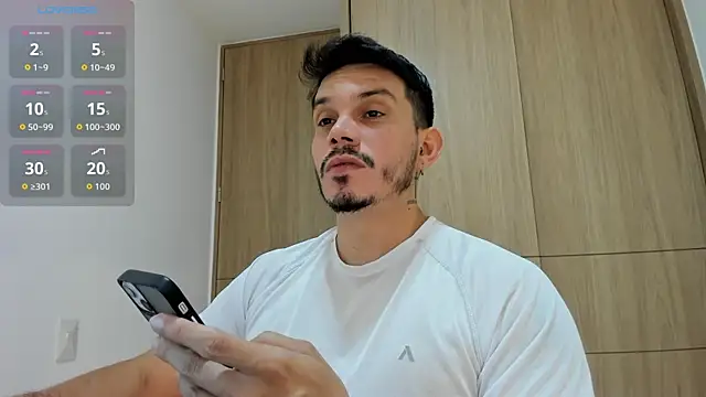 Snapshot of alejandro_stark chatting on November 14, 2025, 9:35 am alejandro stark online show from November 14, 2025, 9:35 am