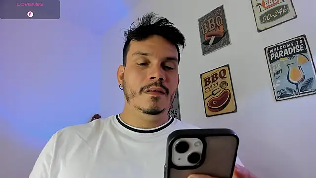 Snapshot of alejandro_stark chatting on March 4, 2026, 10:45 am alejandro stark online show from March 4, 2026, 10:45 am