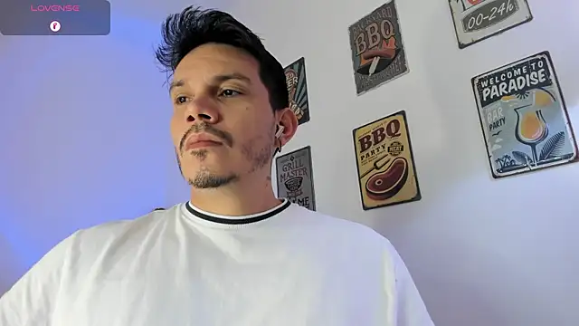 Snapshot of alejandro_stark chatting on March 15, 2026, 11:17 am alejandro stark online show from March 15, 2026, 11:17 am