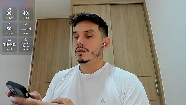 Snapshot of alejandro_stark chatting on November 8, 2025, 10:13 pm alejandro stark online show from November 8, 2025, 10:13 pm