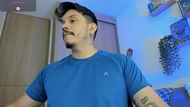 Snapshot of alejandro_stark chatting on July 26, 2026, 3:30 pm alejandro stark online show from July 26, 2026, 3:30 pm