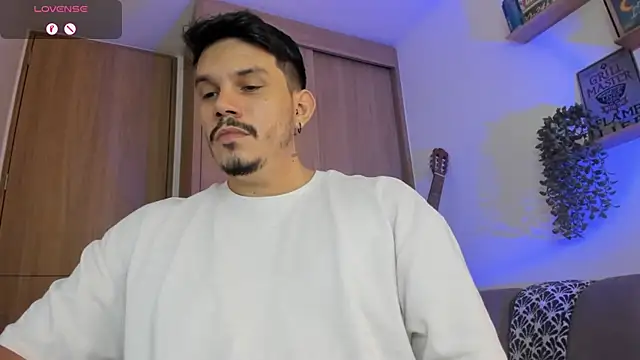 Snapshot of alejandro_stark chatting on July 19, 2026, 1:19 pm alejandro stark online show from July 19, 2026, 1:19 pm