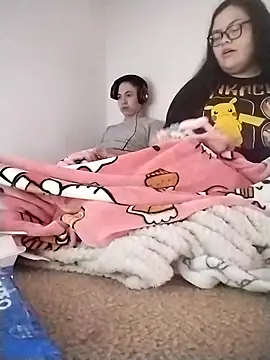 LiverandBrat77 online show from January 8, 2026, 8:48 pm