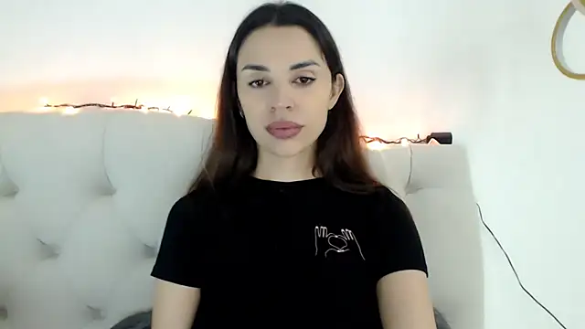 Snapshot of Mika_Gold chatting on December 15, 2025, 12:22 pm Mika Gold online show from December 15, 2025, 12:22 pm