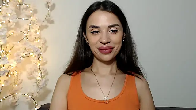 Snapshot of Mika_Gold chatting on October 15, 2025, 11:40 am Mika Gold online show from October 15, 2025, 11:40 am