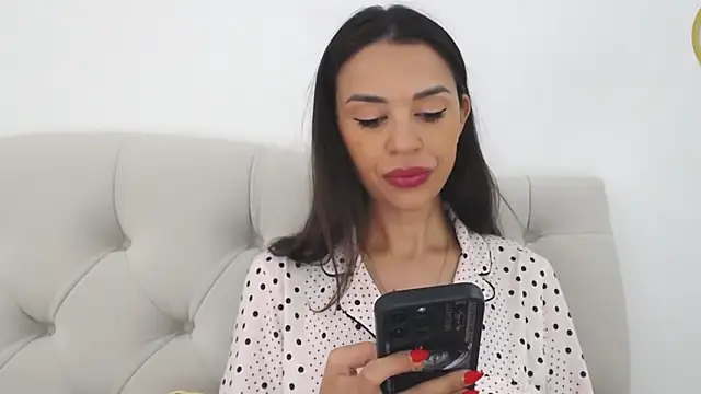 Snapshot of Mika_Gold chatting on September 16, 2025, 10:27 am Mika Gold online show from September 16, 2025, 10:27 am