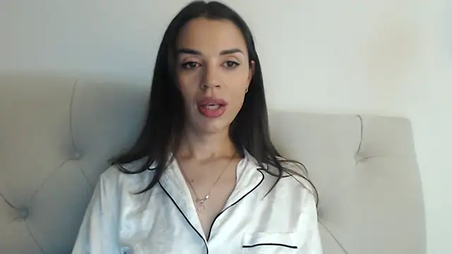 Snapshot of Mika_Gold chatting on October 3, 2025, 5:03 pm Mika Gold online show from October 3, 2025, 5:03 pm