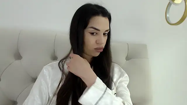 Snapshot of Mika_Gold chatting on February 10, 2026, 7:18 am Mika Gold online show from February 10, 2026, 7:18 am