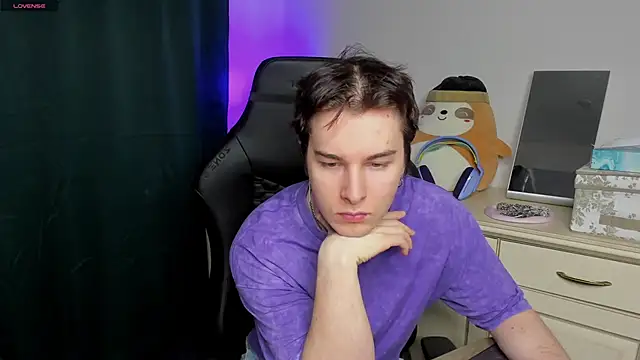 Snapshot of Vincent_Strong chatting on February 22, 2026, 8:49 am Vincent Strong online show from February 22, 2026, 8:49 am