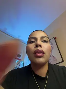 GigiiStone online show from February 19, 2026, 10:07 pm