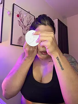 GigiiStone online show from January 18, 2026, 6:44 pm