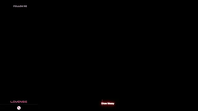 Snapshot of Kadarah chatting on November 5, 2025, 2:20 pm Kadarah online show from November 5, 2025, 2:20 pm