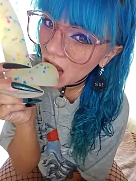 Snapshot of anyalikestosuck chatting on October 22, 2025, 7:24 pm anyalikestosuck online show from October 22, 2025, 7:24 pm