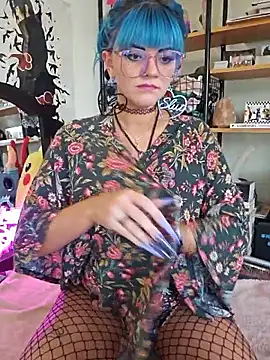 Snapshot of anyalikestosuck chatting on November 7, 2025, 8:13 pm anyalikestosuck online show from November 7, 2025, 8:13 pm