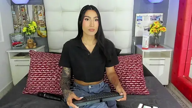 Snapshot of Taly_Fox chatting on November 28, 2025, 9:48 pm Taly Fox online show from November 28, 2025, 9:48 pm