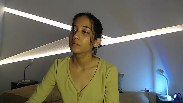 Snapshot of hot_little_bunny chatting on October 9, 2025, 9:04 pm hot little bunny online show from October 9, 2025, 9:04 pm