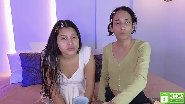 Snapshot of hot_little_bunny chatting on November 9, 2025, 9:41 pm hot little bunny online show from November 9, 2025, 9:41 pm