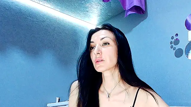 Snapshot of Siaconna chatting on June 24, 2026, 7:40 am Siaconna online show from June 24, 2026, 7:40 am