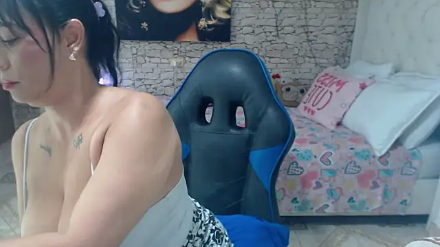 AlissonTyler4u online show from April 22, 2026, 4:30 am