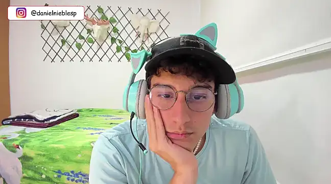 Snapshot of Jackson_Careyy chatting on March 22, 2025, 10:48 pm Jackson Careyy online show from March 22, 2025, 10:48 pm