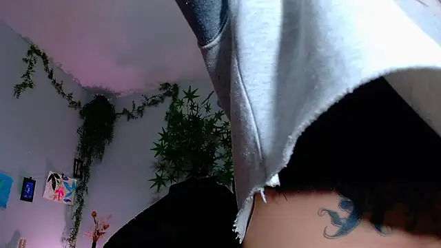 Snapshot of VickyJackson_ chatting on October 21, 2025, 7:35 pm VickyJackson online show from October 21, 2025, 7:35 pm